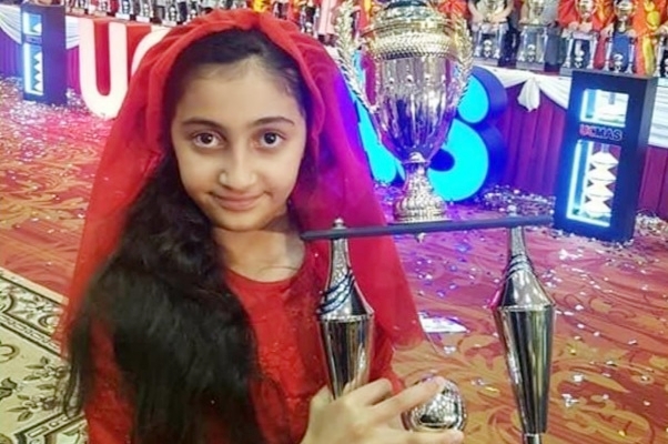 Keça Kurd a 10 salî di pêsbirka matematîkê de bû yekemîn