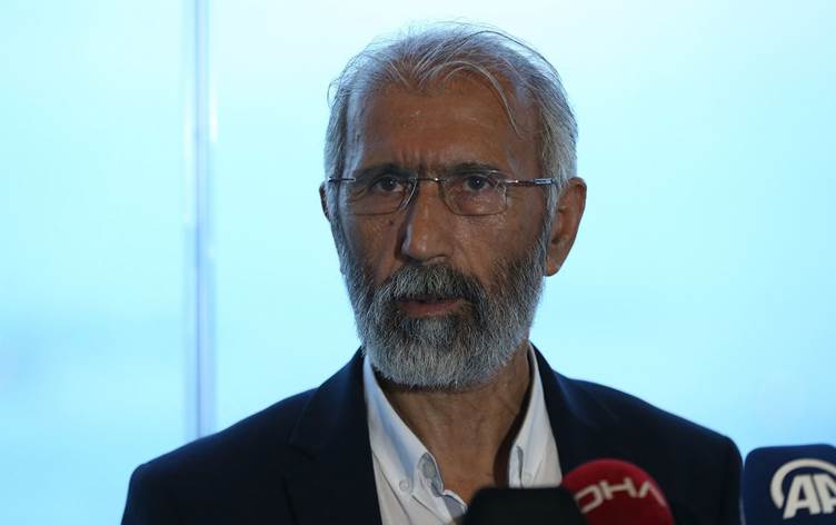 Alî Kemal Ozcanê nameya Ocalan eskere kiribû, ji kar hat avêtin