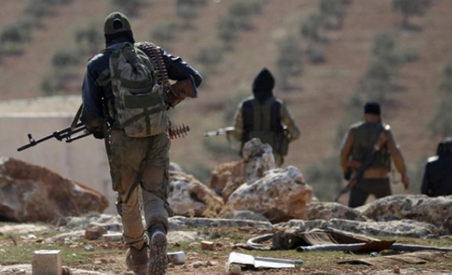 Komên çekdarên girêdayî Tirkiyê êrîsî xalên artêsa Sûrî kirin