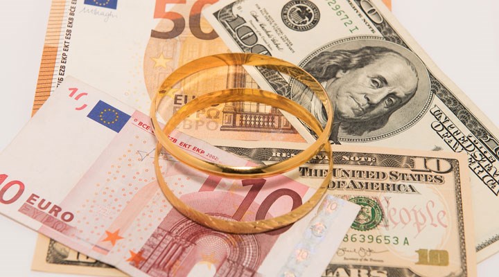 Li Tirkiyê dolar, euro û zêr li hember lîreyê tirkî gihîst asta lutkeyê