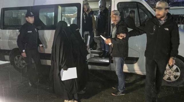 7 jinên DAISî yên Tirk ku ji Rojava reviyabûn xwe radestî Tirkiyê kirin