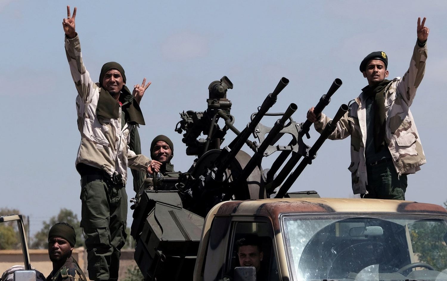 Tirkiyê bi kêmanî 2 hezar çekdarên Sûriyê sandine Lîbyayê!