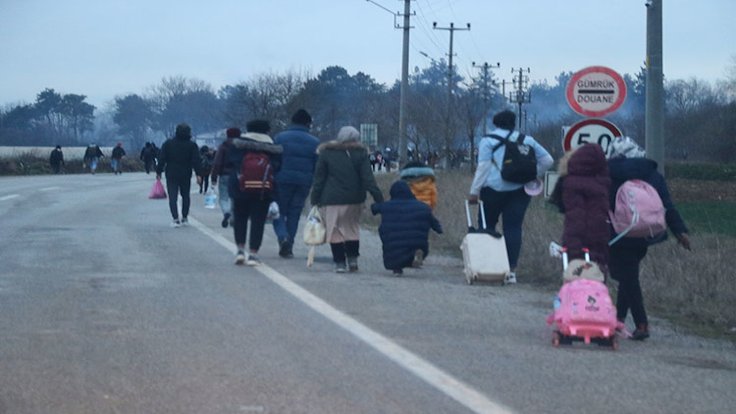Koçberên Sûriyeyî Tirkiyê diterikînin: Heya niha 18 hezar kes ji Tirkiyê derketine