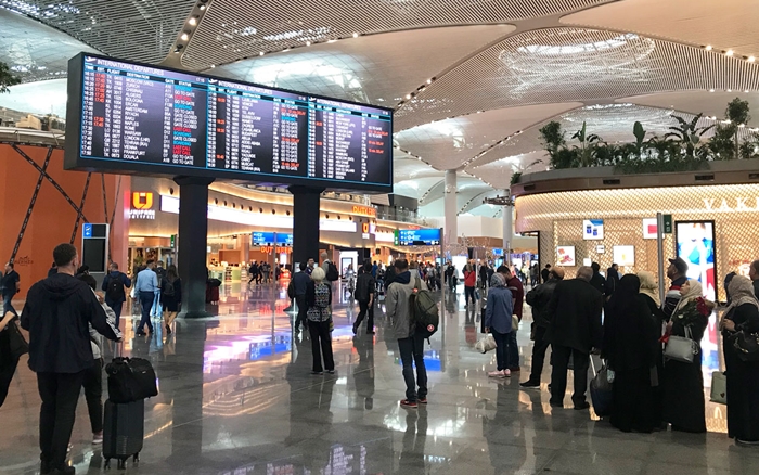 ‘Çima li Balafirgeha Stenbolê 36 ziman û 80 zarava hene, lê Kurdî nîne?’