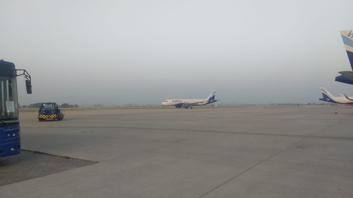 Hîndistanê ji ber koronayê vekirina balafirxaneyan taloq kir