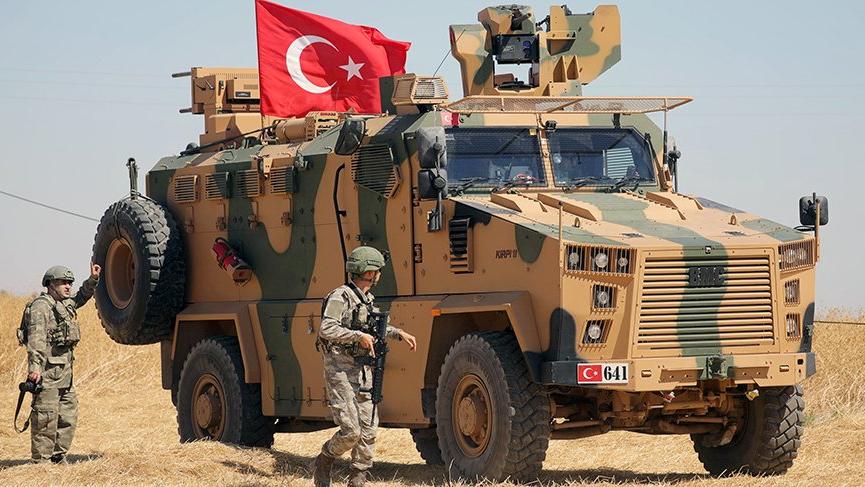 Hêzên Tirkiyê bêyî Rûsya li ser M4ê dewriye gerandin