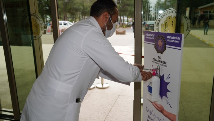 Diyarbekir | Dezenfektana sexte serê midur xwar!