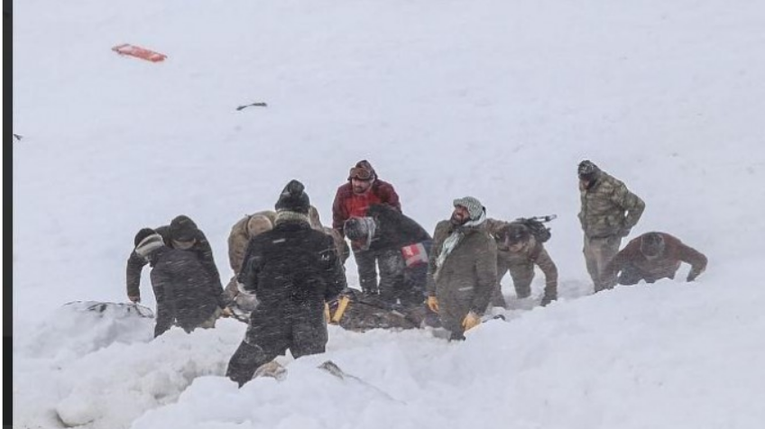 Cenazeyên 5 kolberên di bin asîtê berfê de mabûn, hatin dîtin