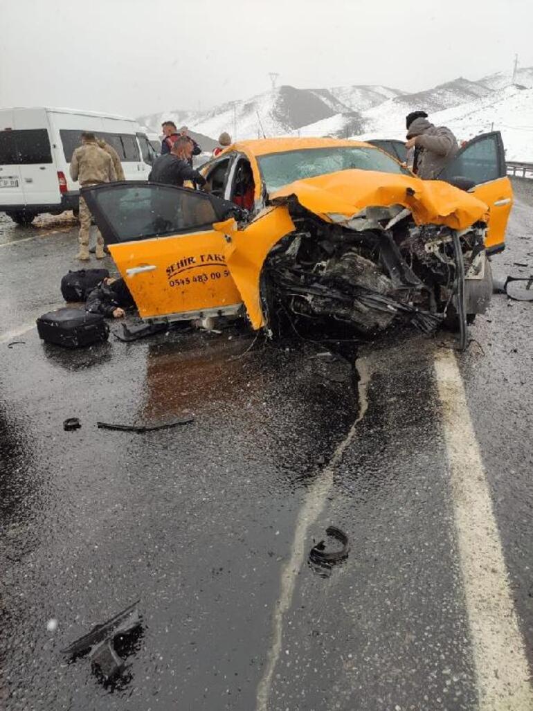 Li Wanê qeza: 3 mirî û 7 birîndar