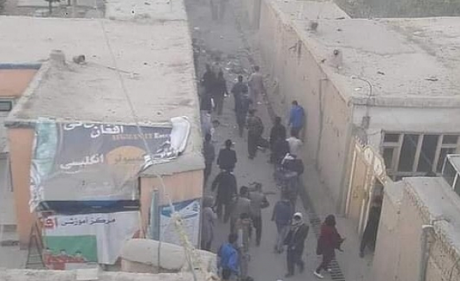 Êrîs birin ser navenda perwerdê ya Kewser Danîs: 10 kustî