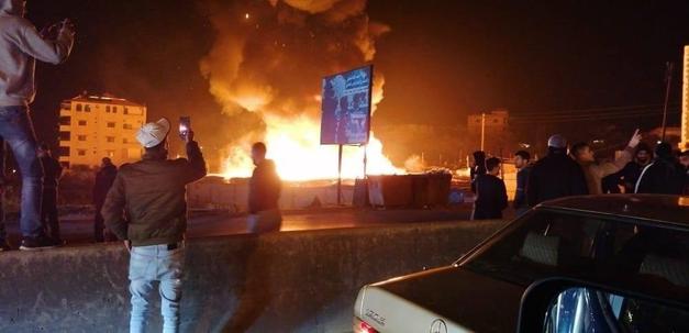 Agir bi kampa penaberan ket û 100 kon sewitîn