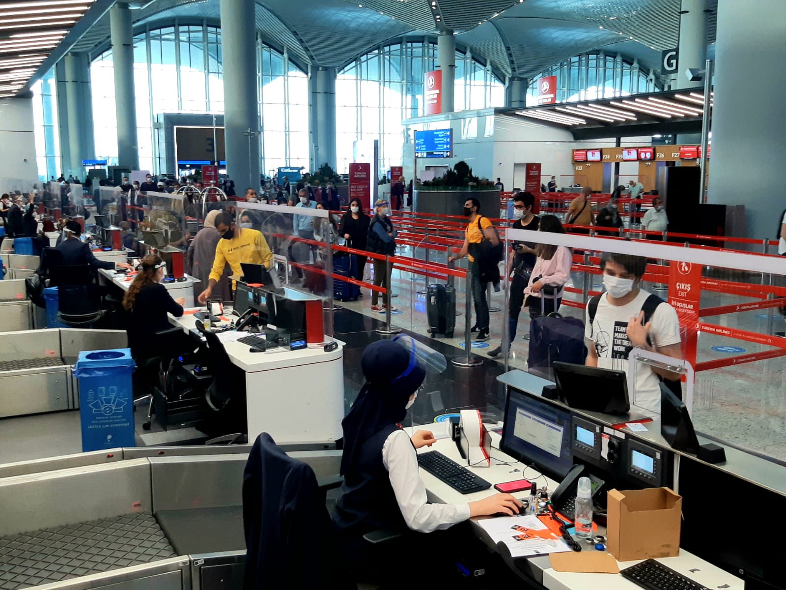 Li Stenbolê gestên esmanî yên navnetewî car din destpê kirin