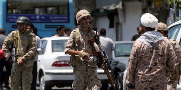 Karwaneke leskerî ya pasdarên Îranê hat teqandin