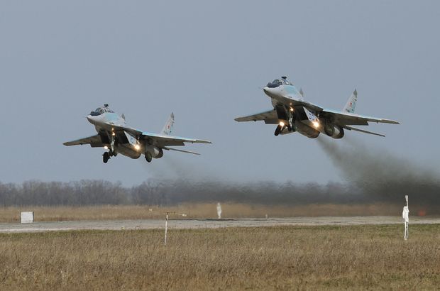 Balafirên Rûsî berî civîna îro ya bi Tirkiyê re Idlib bombebaran kir