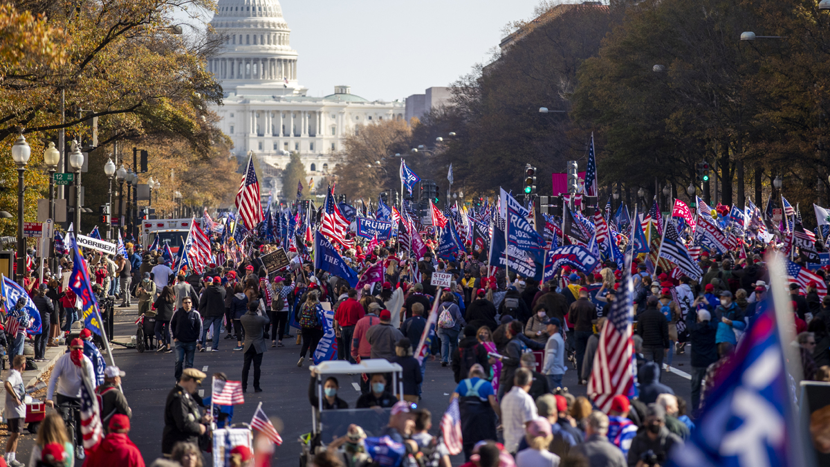 Destekvanên Trump daketin kuçe û kolanan