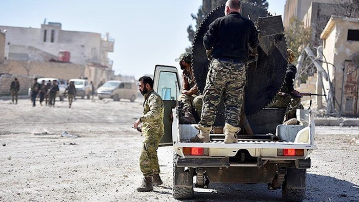 SOHR: Li Serê Kaniyê komên çekdar pev çûn, 4 malbat koçber bûn