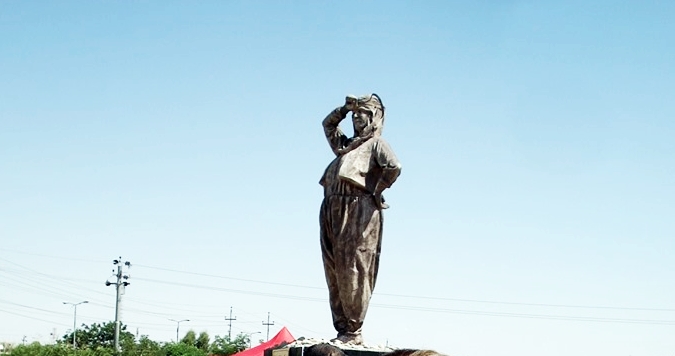 Peykerê ‘Dayika Enfalê’ hat danîn