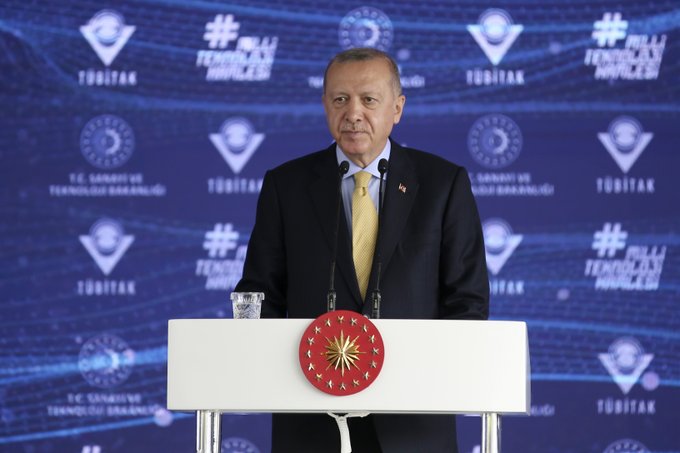 Erdogan: Tirkiye di pêsxistina derziya korona de pistî Amerîka û Çînê tê