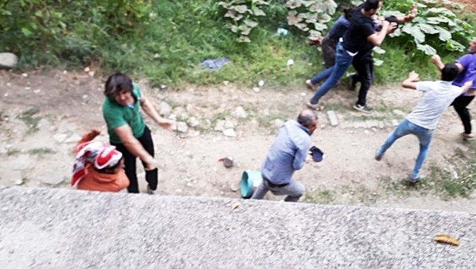 Sakarya | Bi dar û beran êrîsî karkerên Kurd kirin