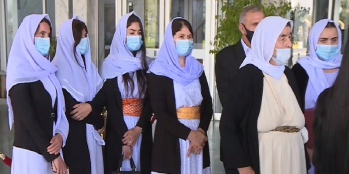 Heft keçên Êzidî yên ji destê DAISê rizgar bûne daxwaza alîkariyê kirin