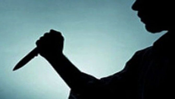 Li Raperînê polîsekî pasewanê sînor hat kêrkirin