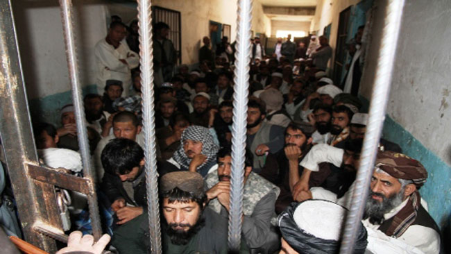 Afganistanê 400 girtiyên din ên Talîbanê berdan