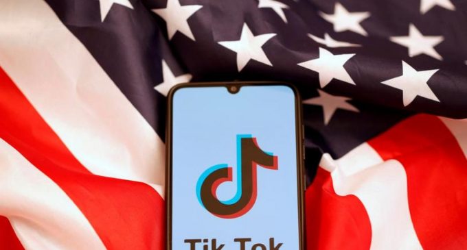 Bernivîsa bo TikTok ji karmendên Hikûmeta Amerîka re bê qedexekirin hat pejirandin