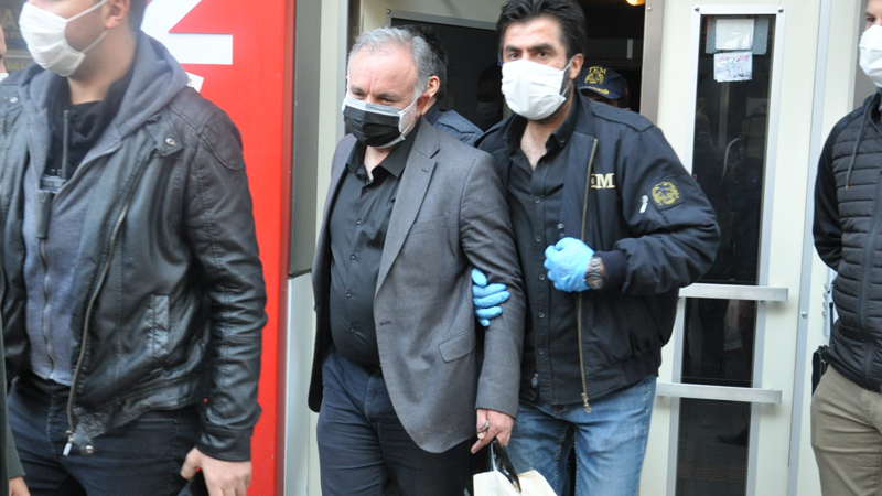 Ayhan Bilgen berî derkeve îfadeya polîsan îstifaya xwe ya saredariya Qersê ragihand