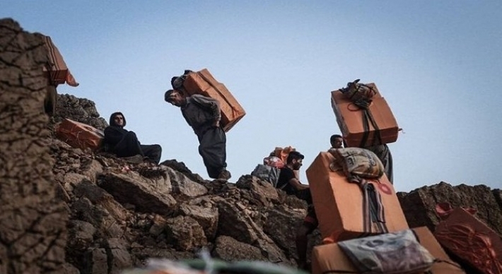 Pasdarên Îranê kolberekî Kurd ê bavê du zarokan kustin