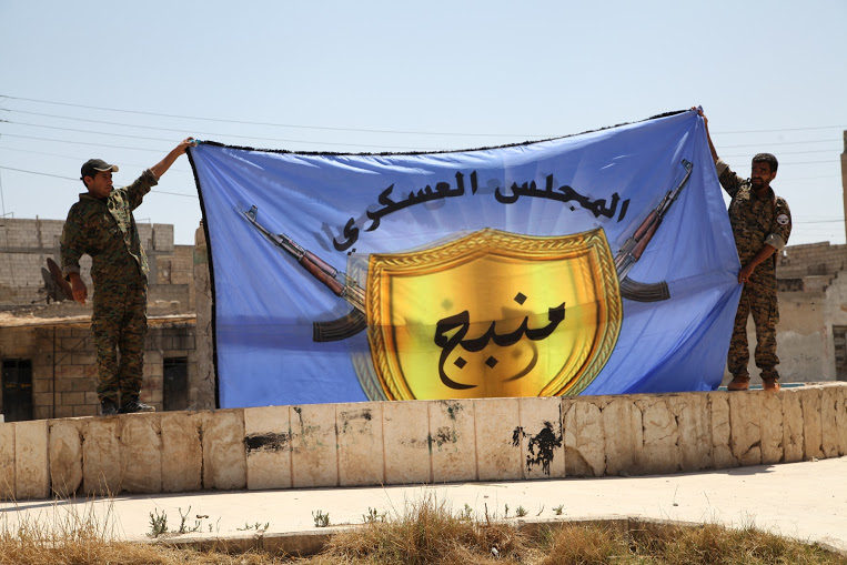 Meclîsa Leskerî ya Minbicê mikurhatinên saneyeke bi ser MÎTa Tirkiyê ve wesand