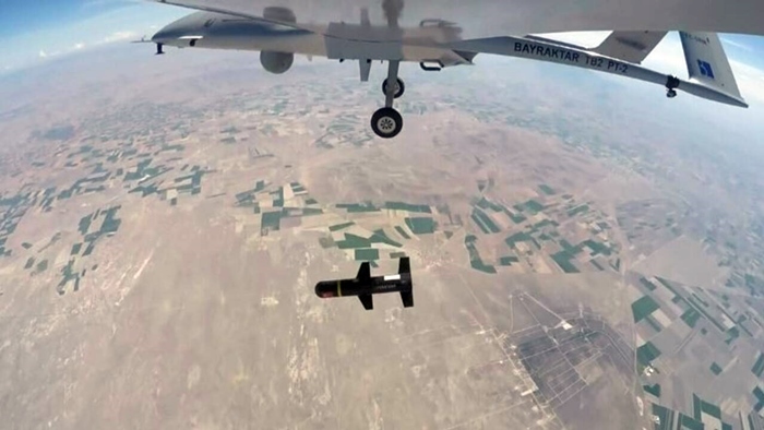 Tirkiyê bi SIHAyan êrîsî gundên Dêrika Rojavayê Kurdistanê kir: 2 sivîl hatin kustin