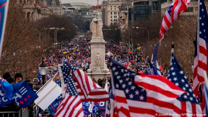 Çend welatan li ser bûyerên li Kongeresa Amerîkayê helwesta xwe nîsan dan