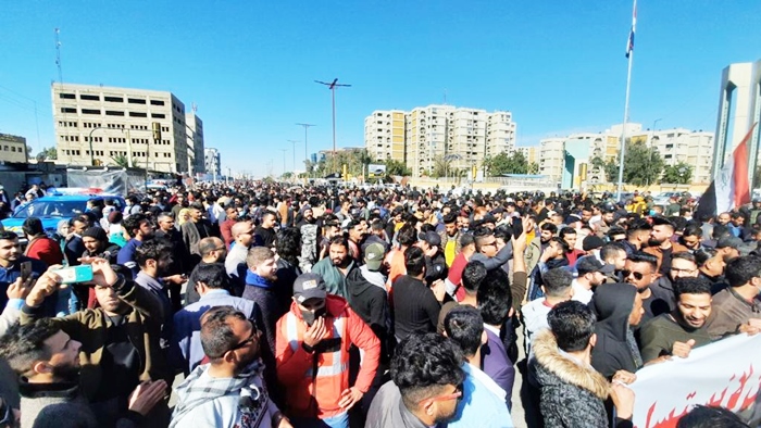 Derçûyên zanîngehan li Bexdayê xwepêsandaneke mezin li dar xistin