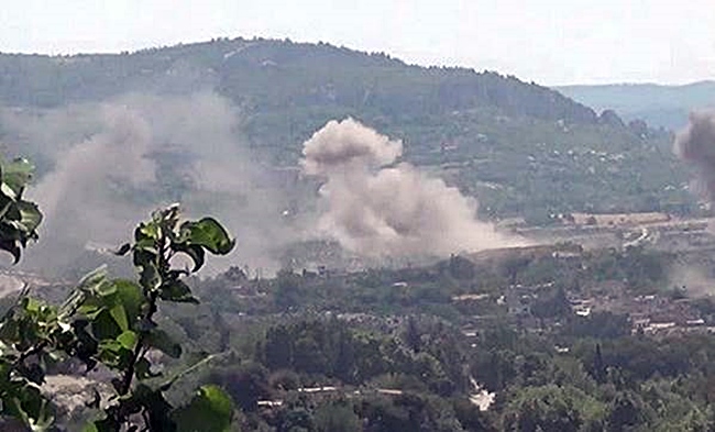 Artêsa Sûriyê li Çiyayê Kurdan çekdarên bi ser Tirkiyê ve bi tundî topbaran dike