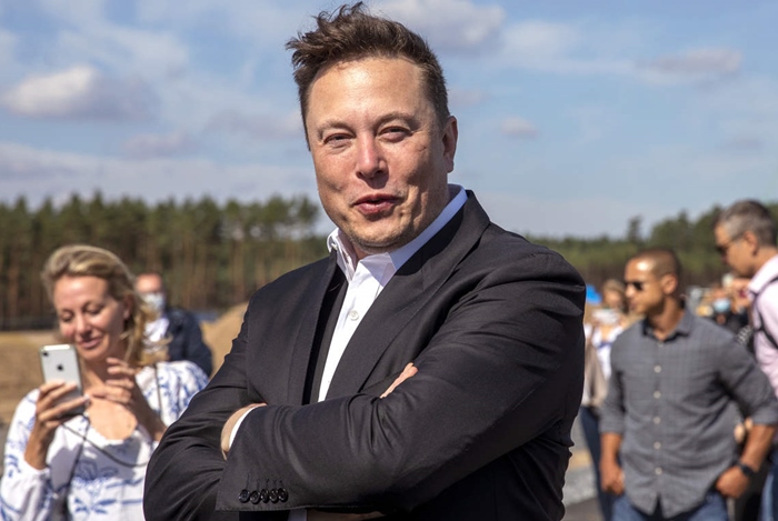 Elon Musk bû kesê herî dewlemend li cîhanê