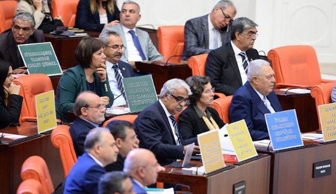 10 fezlekeyên rakirina parêzbendiyê ji Parlemena Tirkiyê re hatin sandin