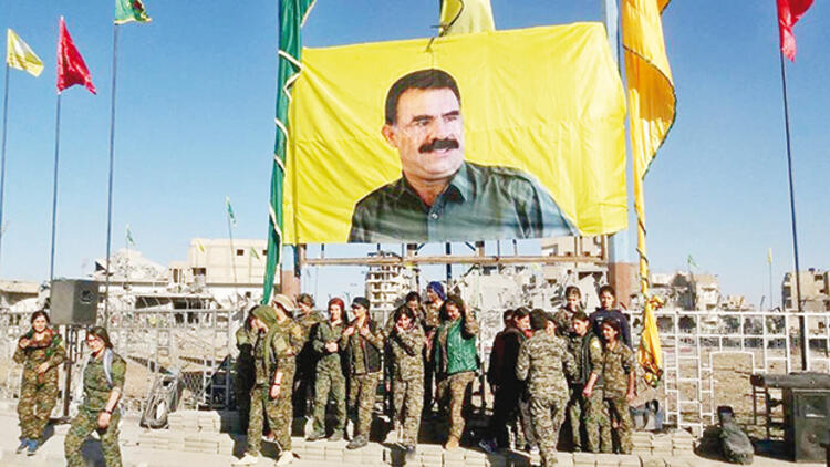 Amerîka daxwaza rakirina wêneyên Ocalan û alên PKKê ji HSDê kir