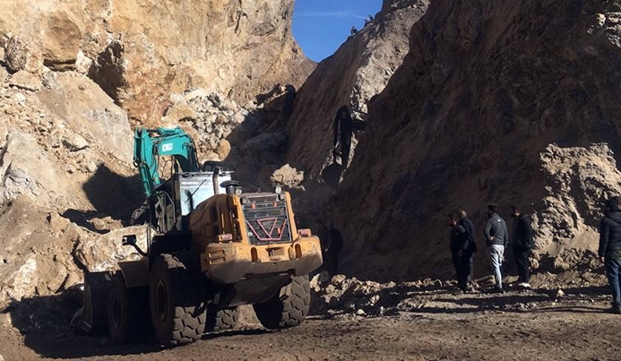 Termê karkerê ku di bin kana komirê de mabû hat derxistin