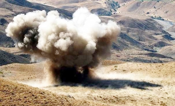 Mîna DAISê bi pisporên pûçkirina bombeyan de teqiya: 1 kustî, 2 birîndar