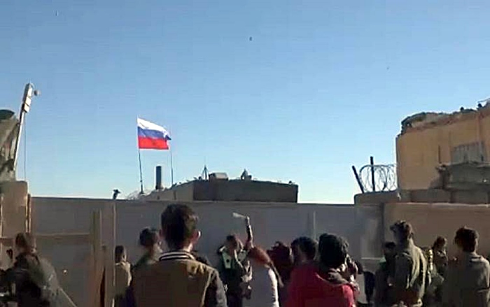 Xelkê Eyn Îsayê hêzên rûsî dan ber keviran