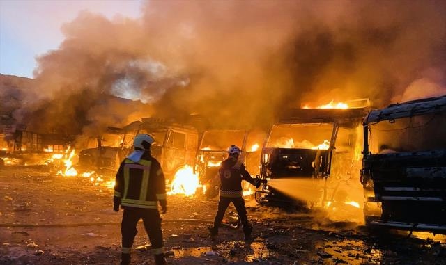 Amerîka êrîsên Sûriyê û Rûsyayê bo ser Heleb û Idlibê sermezar kir