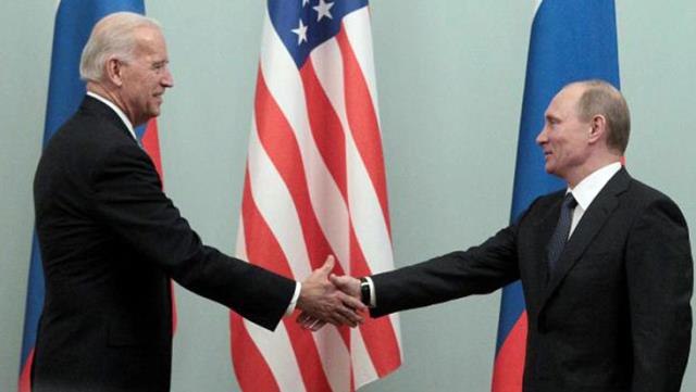 Joe BIden bi pêwendiyeke telefonî bi Putin re axifî