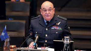 Serokê komîta leskerî yê NATO yê Stuart Peach çû Ûkraynayê