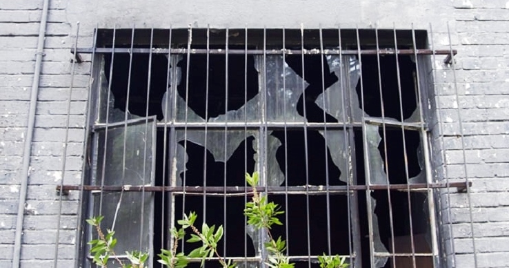 Pistî êrîsa çekdarî bi sedan mehkûman agir berda girtîgehê û firar kir