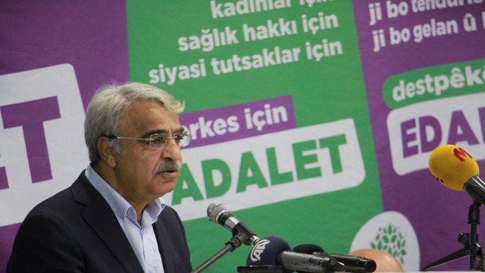 Mithat Sancar: Hewldana girtina HDPê beyhude ye, em nexserêyekê amade dikin