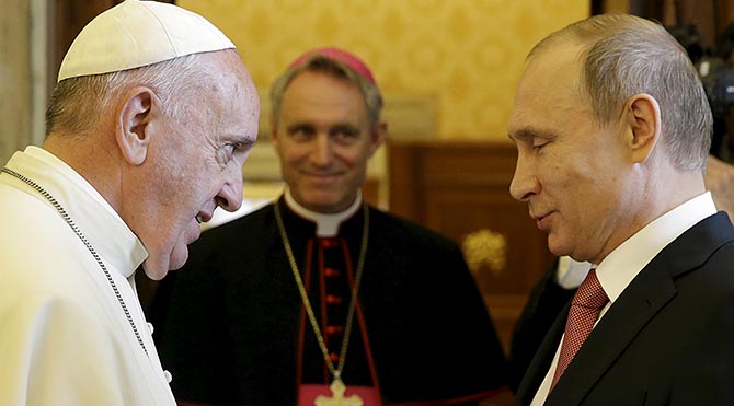 Papa ji bo aloziyên li Ukrayna bi dawî bibe bang li Rûsyayê kir