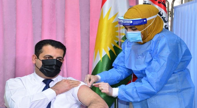 Wezîrê Tendirustiyê yê Herêma Kurdistanê derziya Koronayê wergirt