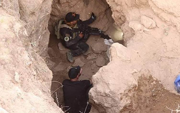 Hejmarek ji sikeft û tûnelên çekdarên DAISê ji aliyê artêsa Iraqê hat teqandin