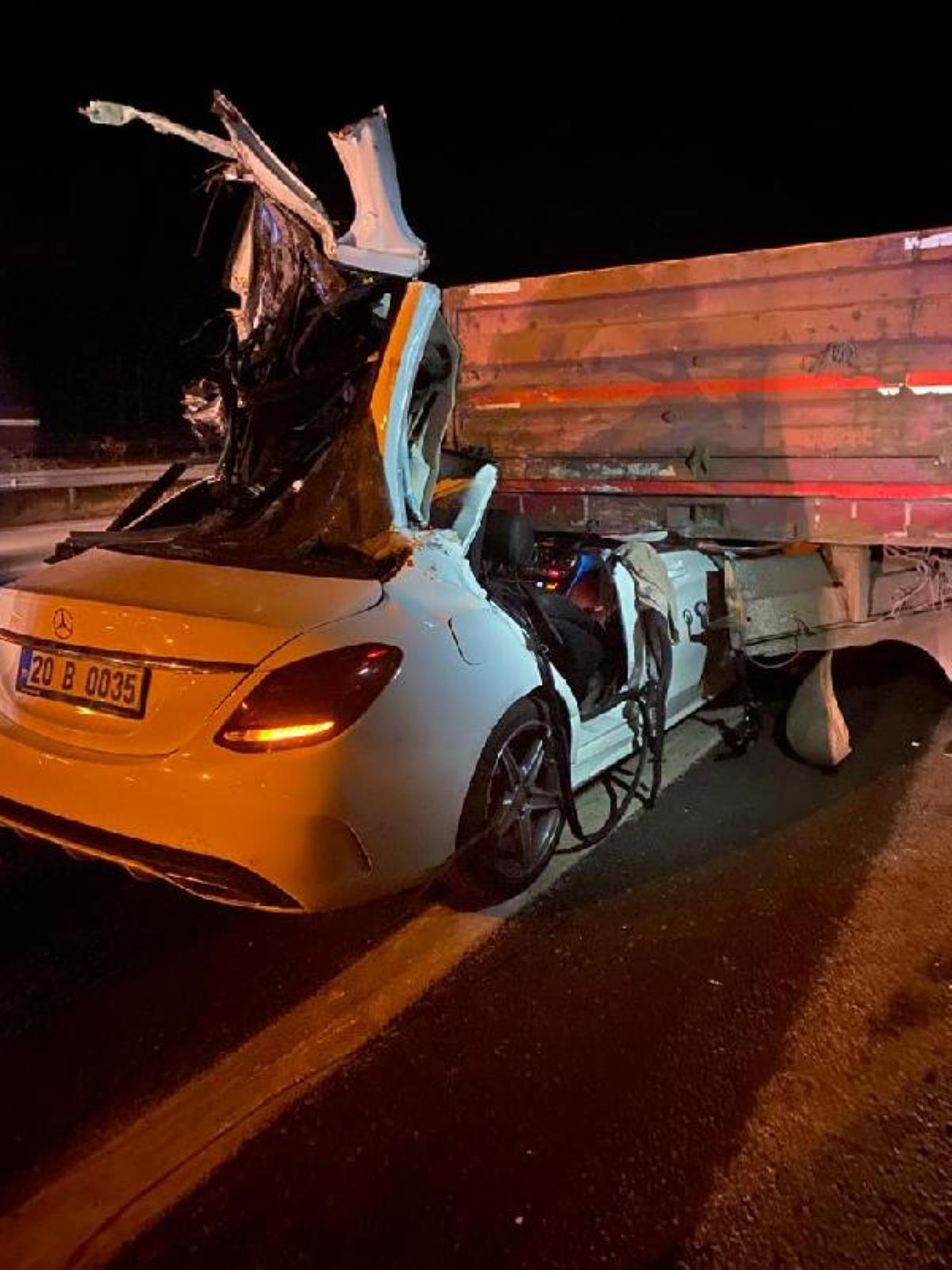 Otomobîla 3 bira tê de bûn ket binê TIR ê: 2 bira mirin yek birîndar bû