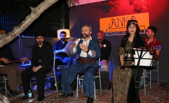 Li Wanê gelek gênc tevlî ahenga dengbêjan bûn